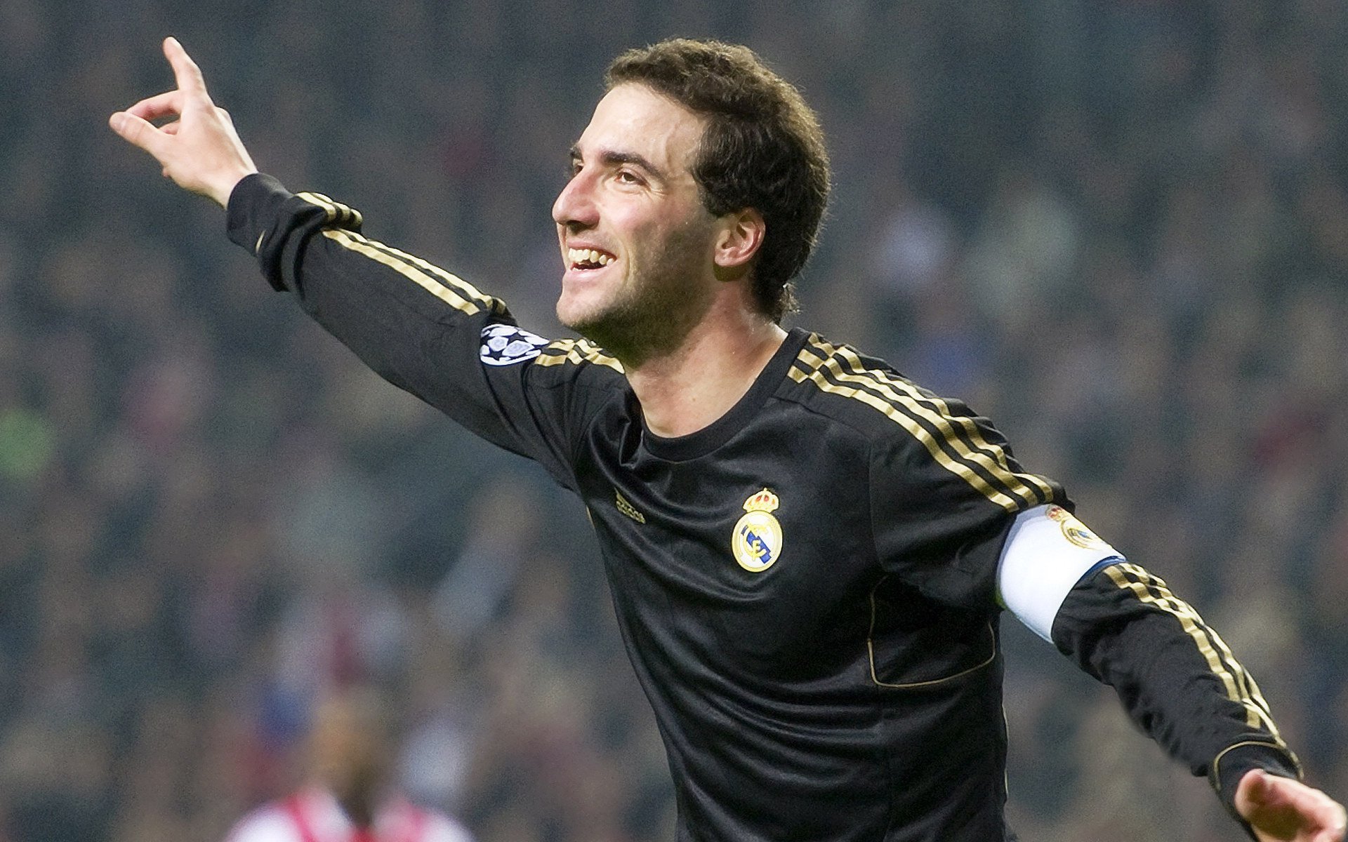 开云集团中国官网-史上最高薪资合约签约，联盟新纪录花落谁家？，最高薪酬